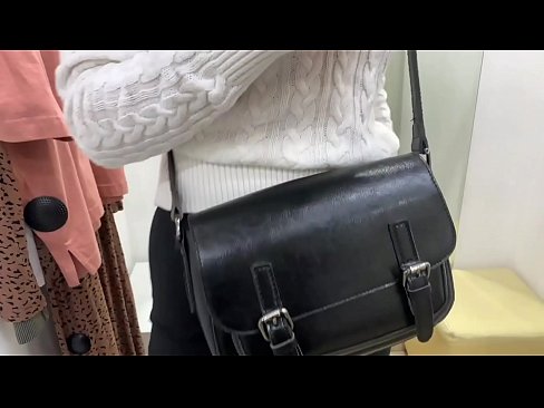 ❤️ Masturbazione pubblica della giovane cagna FeralBerry con un dildo nel camerino Solo pornoal it.amourpassionfever.ru ❌